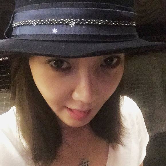 Hyounju Chang - Poshmark Profile Picture of Hyounju Chang (@jhjeeee) on Poshmark