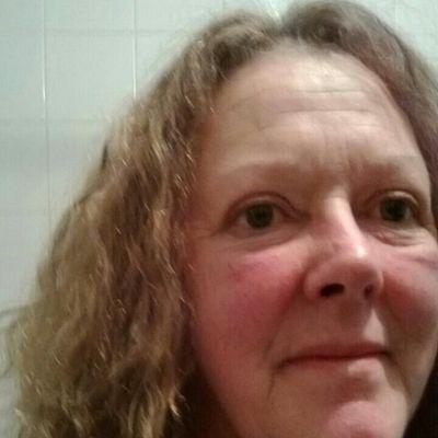 Profile Picture of Helen Salter (@HelenSalter8) on Twitter