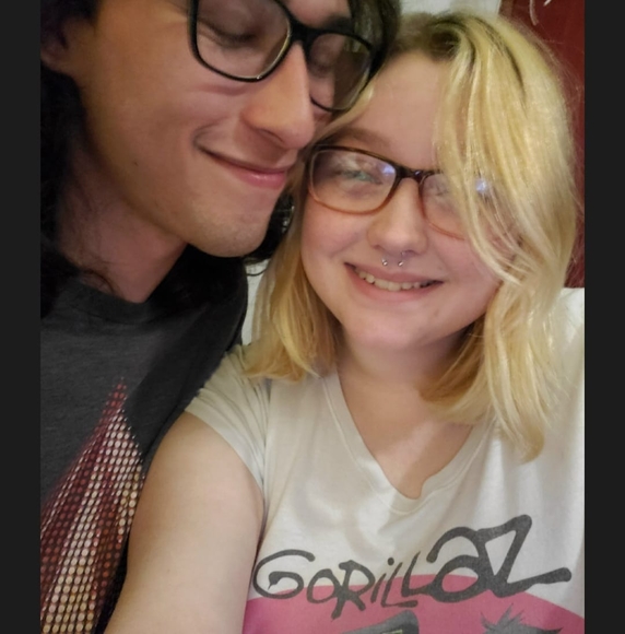 Profile Picture of Taylor Greer (@taylorgreer2000) on Poshmark