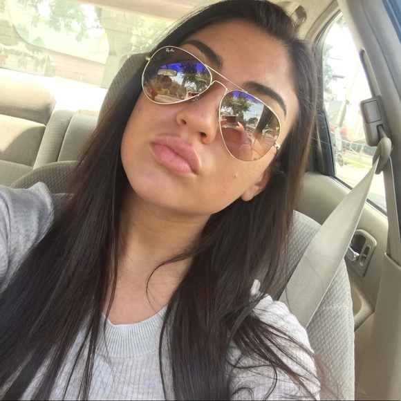 Profile Picture of Ciara Nazaruk (@ciaranazaruk) on Poshmark