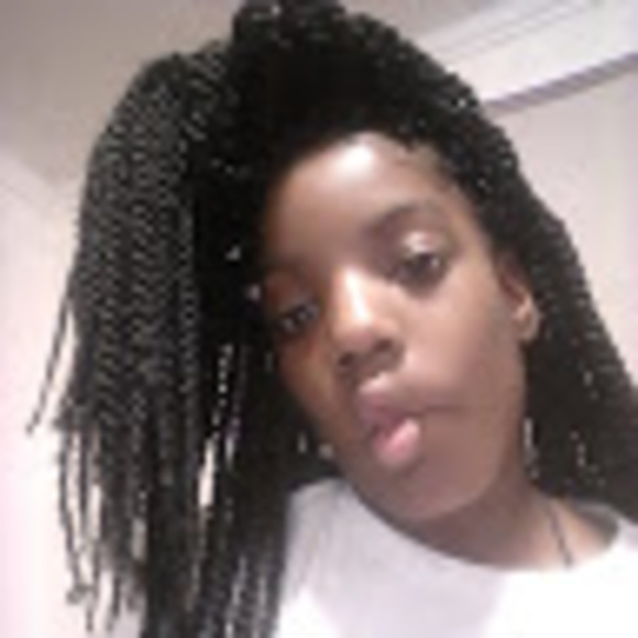 Profile Picture of Kylee Williams (@willikyl003) on Poshmark