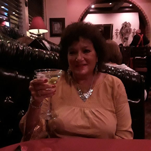 Profile Picture of Paula Rotondo (@protondo) on Poshmark