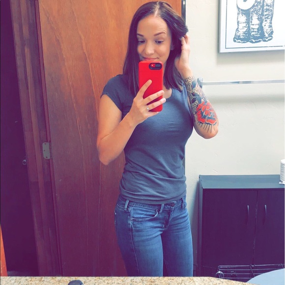 Profile Picture of Stefani Tindill (@stefani739) on Poshmark