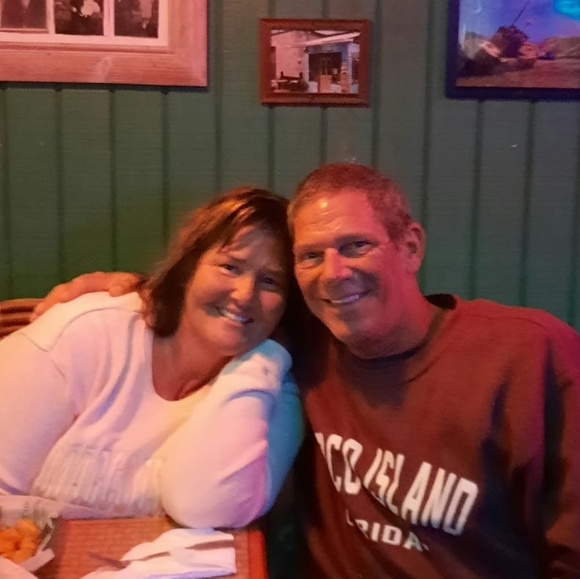 Profile Picture of Lynn n patrick O'malia (@lynnomalia) on Poshmark