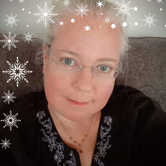 Profile Picture of Celia Zanger (@celiame) on Poshmark