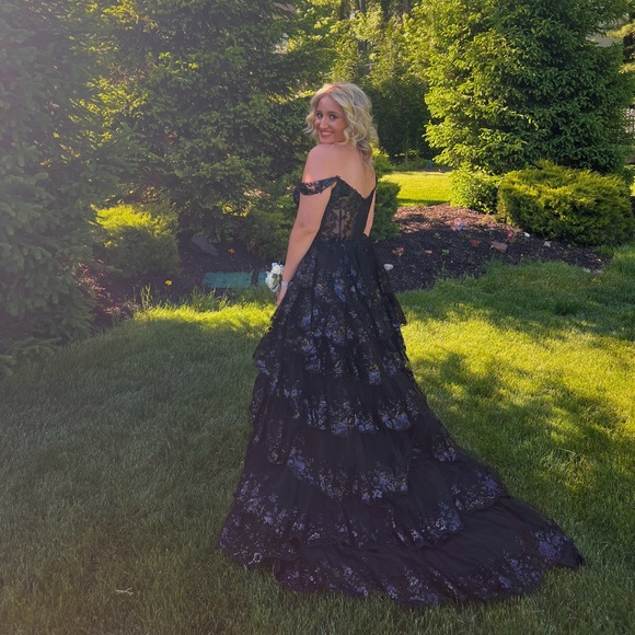 Profile Picture of Christina Doria (@christinaadoria) on Poshmark