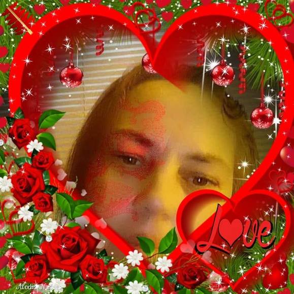 Profile Picture of Charlotte Hooks (@charlottehooks) on Poshmark