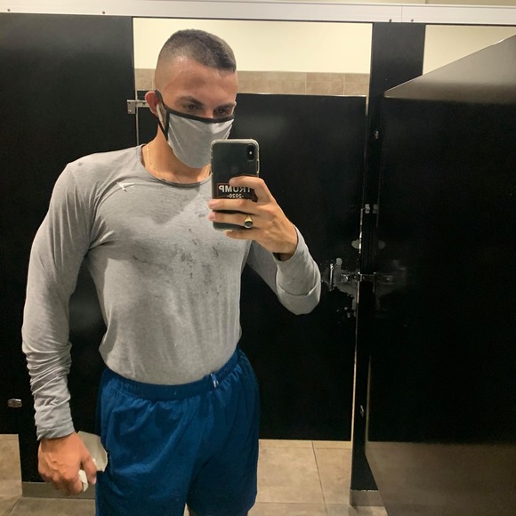 Profile Picture of Nick j Huzior (@nhuzior) on Poshmark