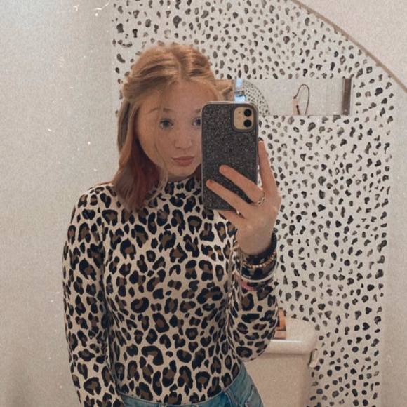Profile Picture of Kylee Marling (@kyleemarling) on Poshmark