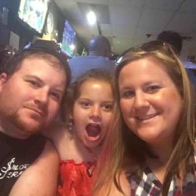 Profile Picture of Kim (@kimwake823) on Twitter