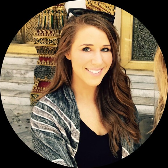Profile Picture of Alexandra Kahl (@ak8623) on Poshmark