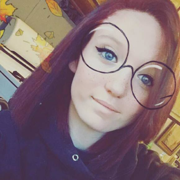 Profile Picture of Jilaena Luxton (@jilaenaluxton98) on Poshmark