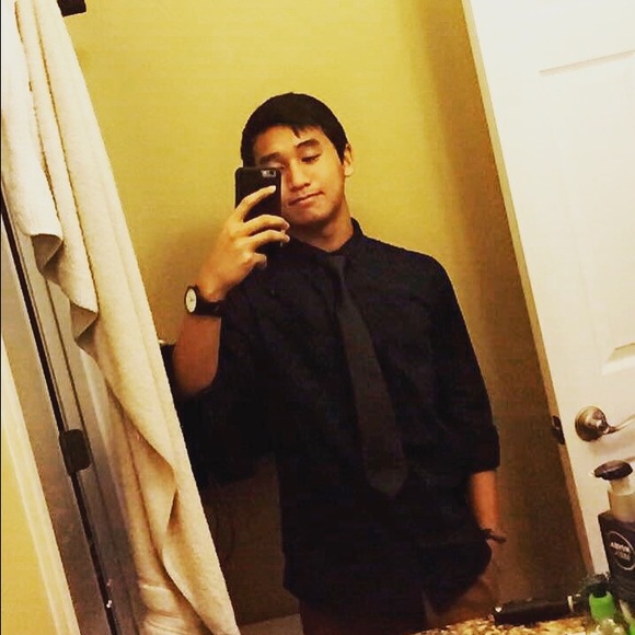 Profile Picture of Brian Lee (@brianlee9925) on Poshmark