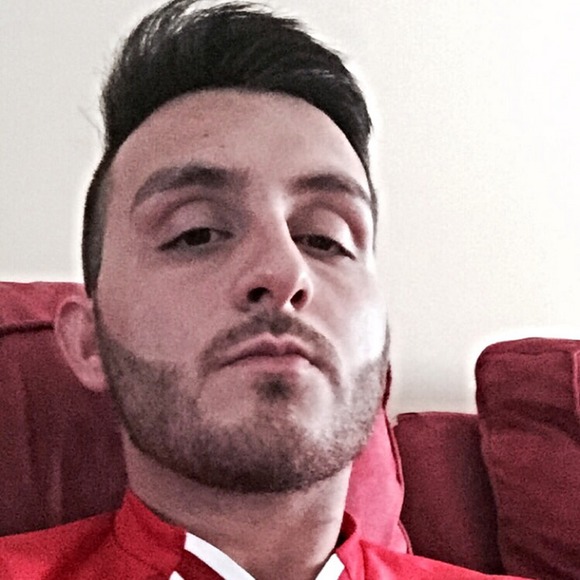 Profile Picture of Yavuzturk Tech (@yavuzturk430) on Poshmark