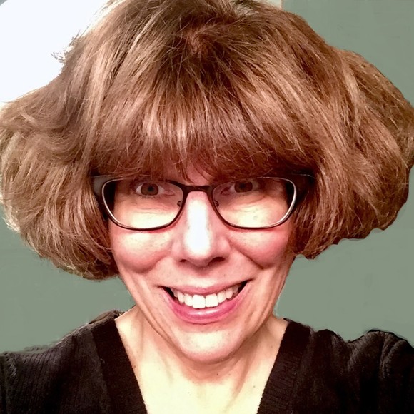 Profile Picture of Pamela Haunschild (@artypam) on Poshmark