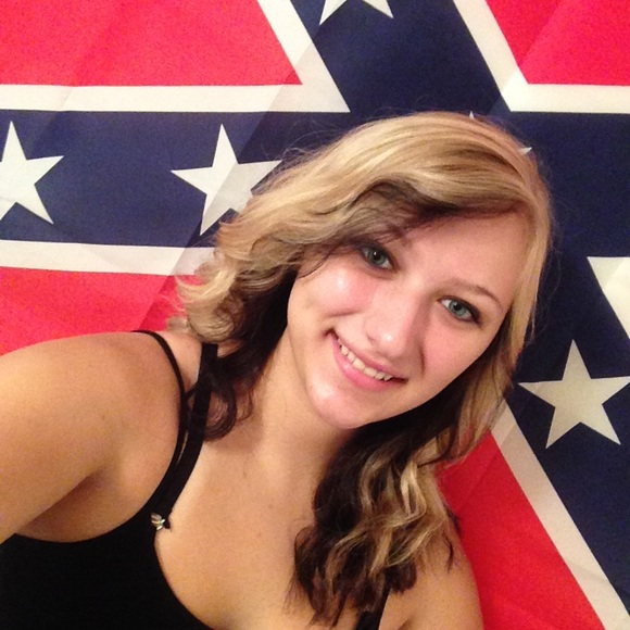 Profile Picture of Charli Kuball (@kuball21) on Poshmark