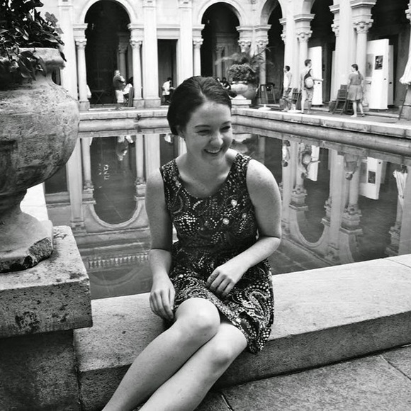 Profile Picture of Meg Healy (@m_healy) on Poshmark