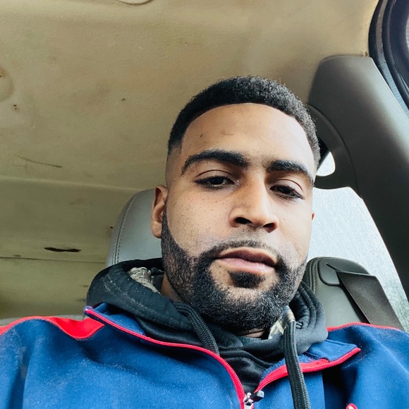 Profile Picture of Brian Meaders (@brianmead1987) on Poshmark