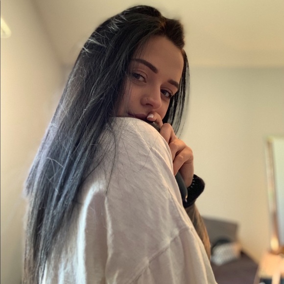 Profile Picture of Katelyn Ostrander (@ostranderka) on Poshmark