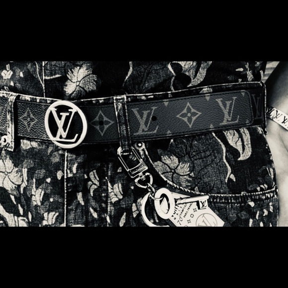 Profile Picture of Jonathan Mcgovern (@luxurydeluxe) on Poshmark