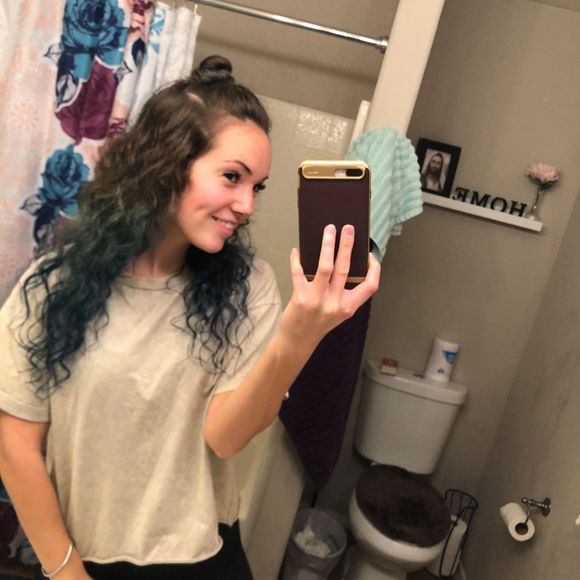 Profile Picture of Hayley Hightower (@hayleyanne551) on Poshmark