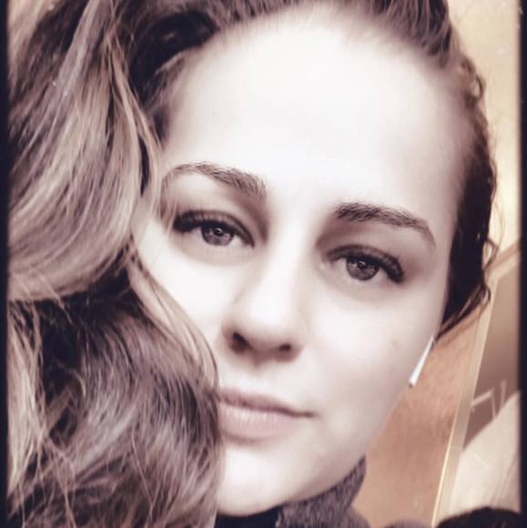 Profile Picture of Laura Berishaj (@cuki13) on Poshmark