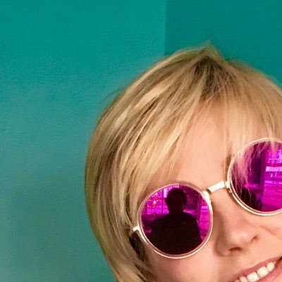 Profile Picture of Laurence Barbier (@Matiere555) on Twitter