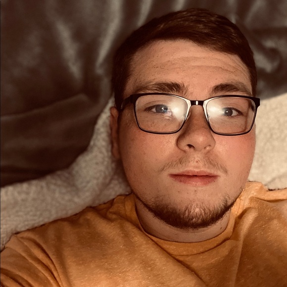 Profile Picture of Justin Vaughn (@jvaughn6585) on Poshmark
