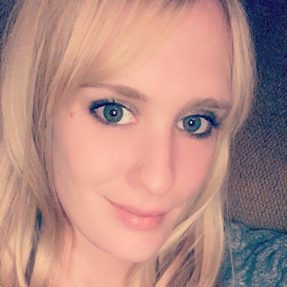 Profile Picture of Christina Kvortek (@cheena1212) on Poshmark