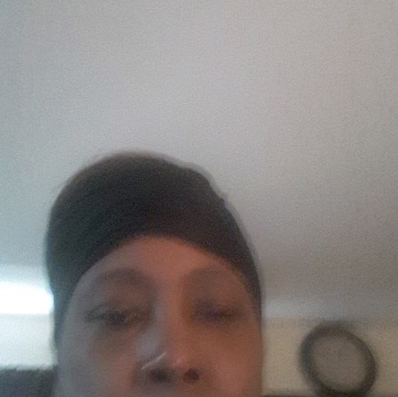 Profile Picture of Alvinia Crowell (@peaches2101) on Poshmark