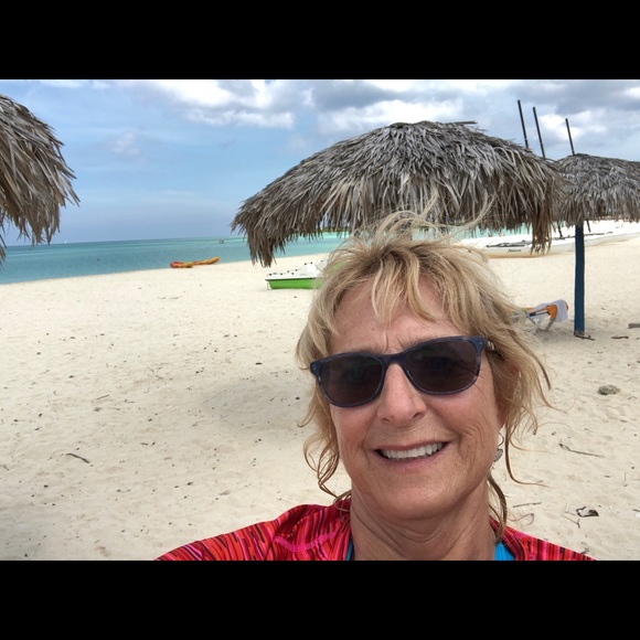Profile Picture of Diane Travers (@dianetravers) on Poshmark