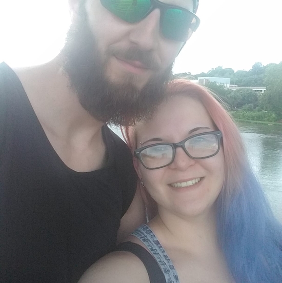 Profile Picture of Mariah-ann Alvarez (@siegrund) on Poshmark