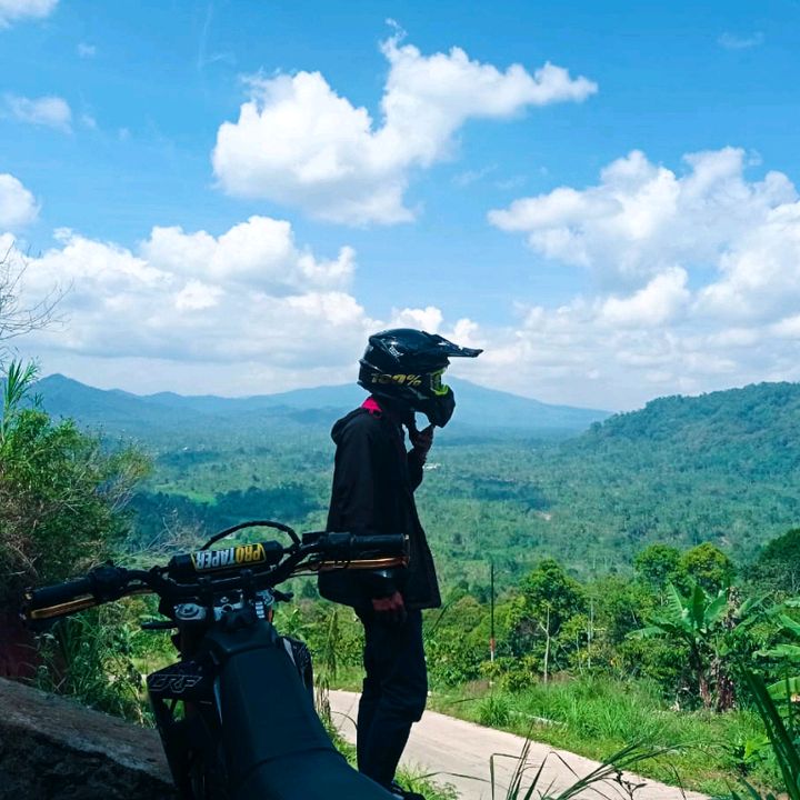 Profile Picture of Joy clay (@joni.sanjaya7) on Tiktok