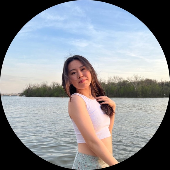 Profile Picture of Amber Liu (@amberliu) on Poshmark