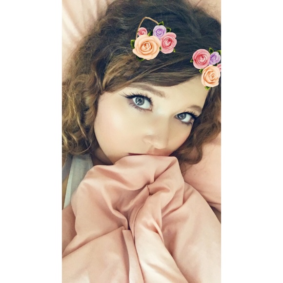 Profile Picture of Shayna Stratton (@shaynadavis19) on Poshmark