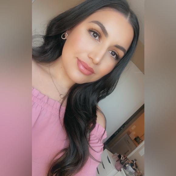 Kriscia Marchelli - Poshmark Profile Picture of Kriscia Marchelli (@krisciaaa) on Poshmark