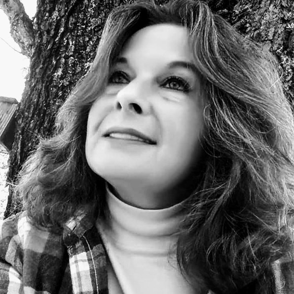 Profile Picture of Anita Ellis (@aellis6565) on Poshmark
