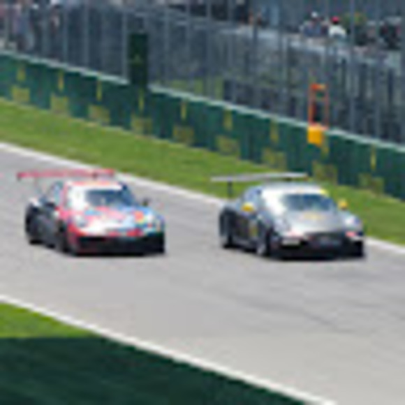 Profile Picture of Jonathan Schwartz (@jonathanschw346) on Poshmark