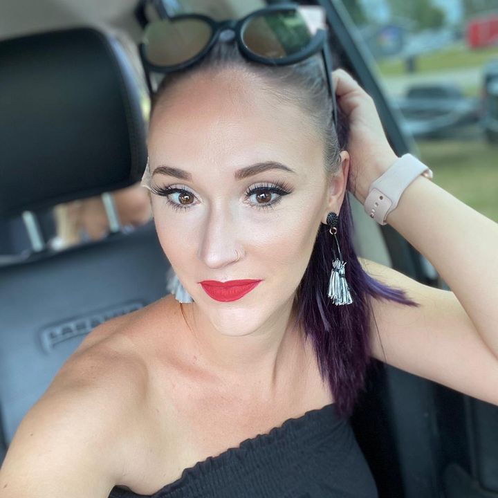 Profile Picture of   Nicole Hanson... (@thenicolehanson) on Tiktok