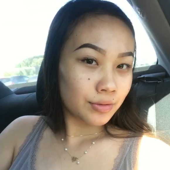 Profile Picture of Jazzy Kamisugi (@jazzkamisugi) on Poshmark