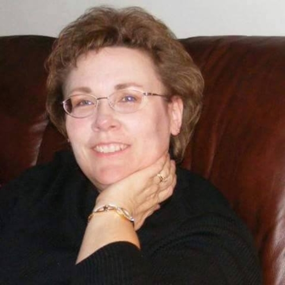 Profile Picture of Vikki Thomas (@vikkit72) on Poshmark