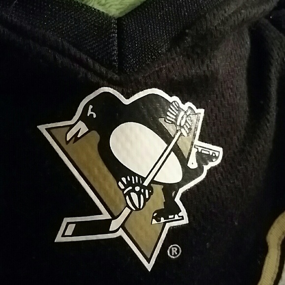 Profile Picture of Ann Stevenson (@87pens) on Poshmark