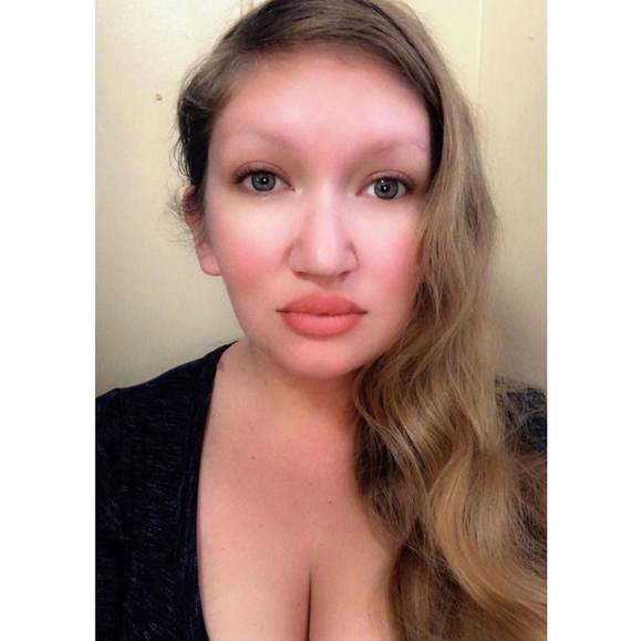 Profile Picture of Jolene Femiano (@jolenegillette) on Poshmark