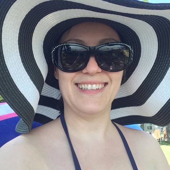 Profile Picture of Jessica Siebels (@siebelsjessica) on Poshmark