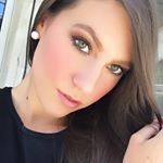 Profile Picture of Julie Bernard (@juliebnd) on Instagram