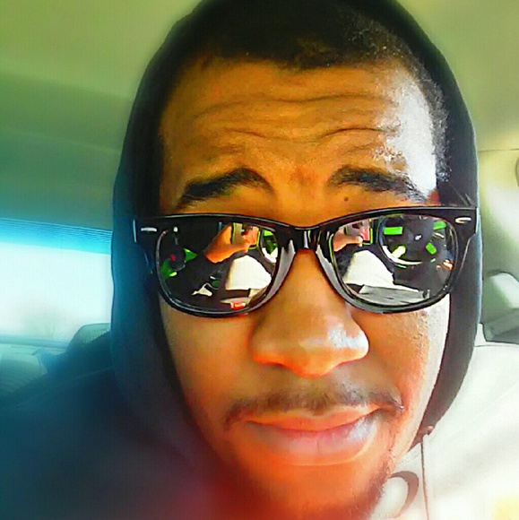 Profile Picture of Chris Blunt (@cblunt88) on Poshmark