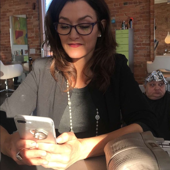 Profile Picture of Renee Iuele (@reneegav) on Poshmark