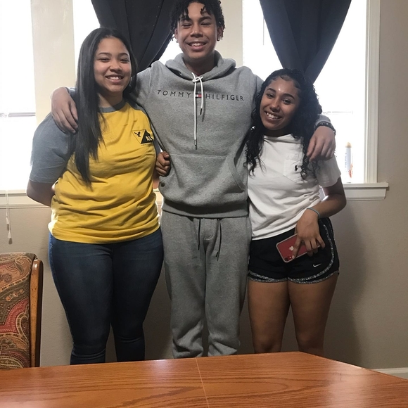 Profile Picture of Talia Thomas (@taliathomas86) on Poshmark