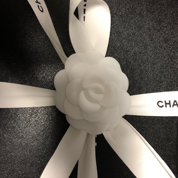 Profile Picture of May Wong (@maywong911) on Poshmark