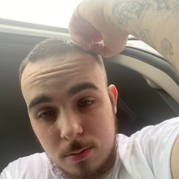 Profile Picture of Joshua Simmons (@joshuasimmon106) on Poshmark